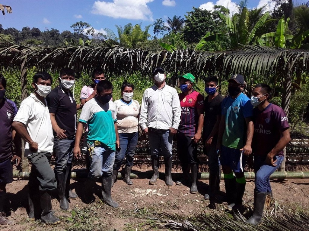 ESTAMOS TRABAJANDO JUNTO AL HOMBRE DEL CAMPO